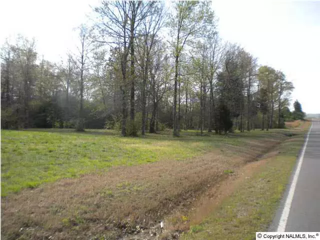 Falkville, AL 35622,3930 Huckaby Bridge Road