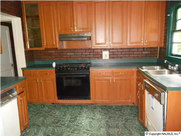 Anniston, AL 36207,1522 Charlotte Avenue