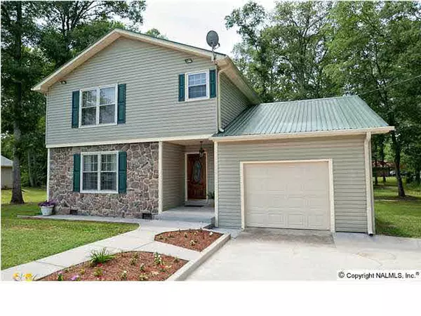 1802 Woodbreeze Circle, Hartselle, AL 35640