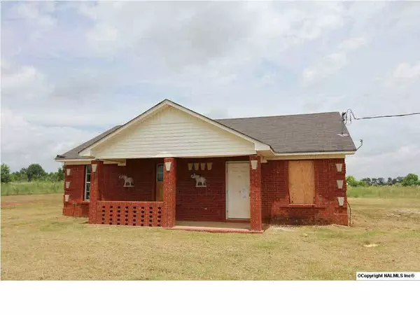 363 Ready Section Road, Hazel Green, AL 35750