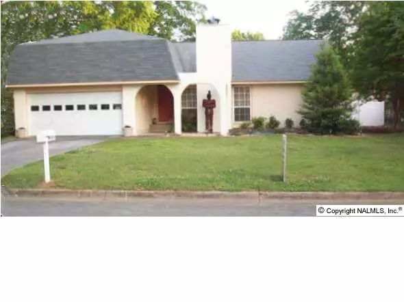 2006 Roundleaf Green, Huntsville, AL 35803