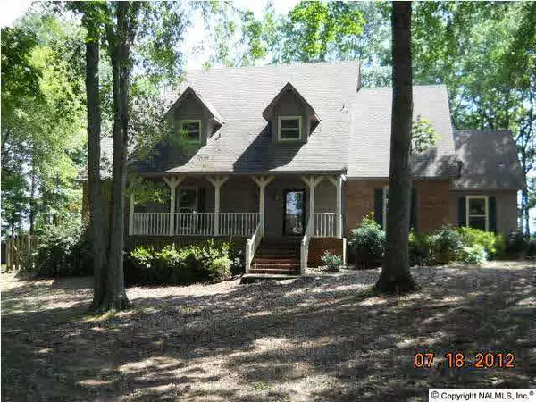 826 Lake Vista Drive, Rainbow City, AL 35906