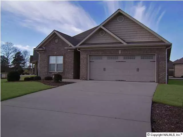 16765 Garden View Drive, Athens, AL 35613