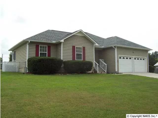 102 Plantation Drive, Albertville, AL 35951