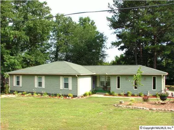 79 Linwood Street, Scottsboro, AL 35769