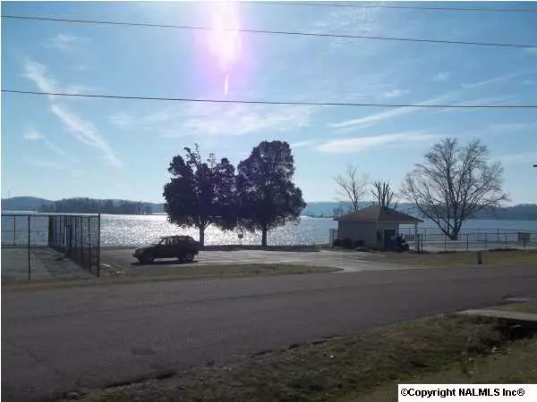 Guntersville, AL 35976,62 Riverbend