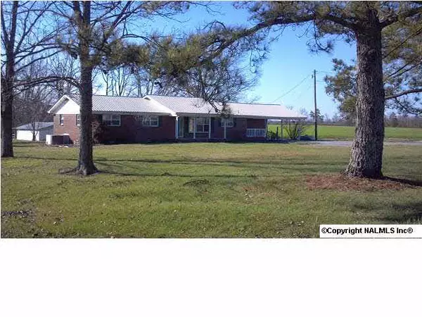 733 County Road 426, Fyffe, AL 35971