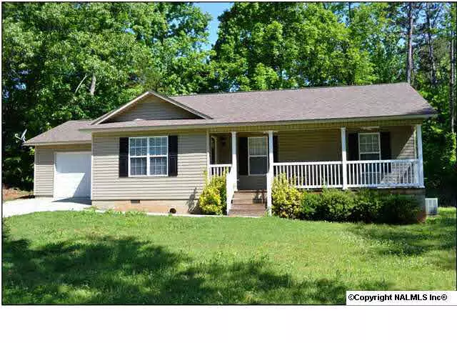 85 Pinewood Circle, Guntersville, AL 35976