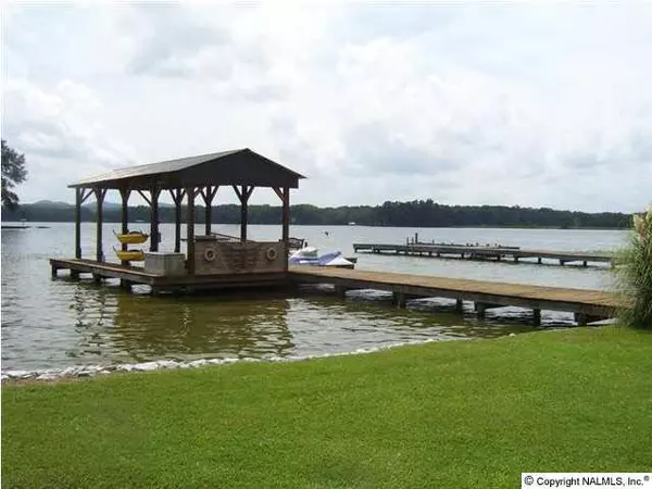 Rainbow City, AL 35906,168 Sandy Shores