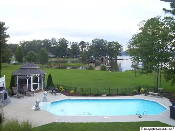 Rainbow City, AL 35906,168 Sandy Shores