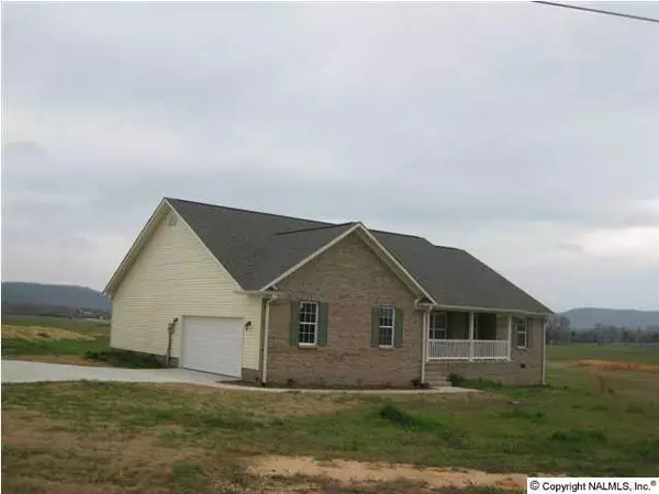 1058 County Road 17, Scottsboro, AL 35768