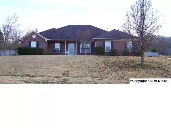 70 Amber Circle, Priceville, AL 35603