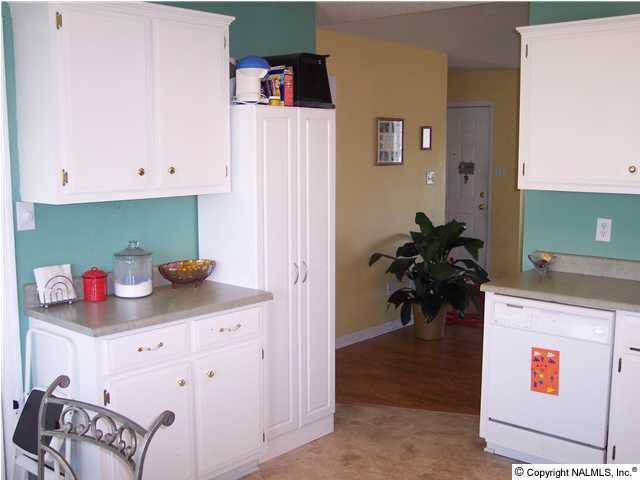 Hartselle, AL 35640,50 Robin Court