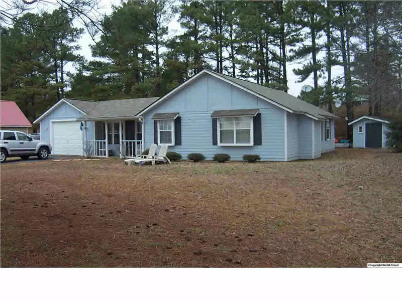 7670 Hustleville Road, Guntersville, AL 35976