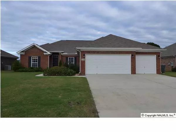 7009 Eagle Park Circle, Owens Cross Roads, AL 35763