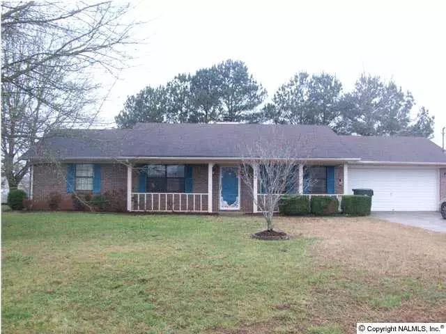 184 Silverwood Lane, Hazel Green, AL 35750