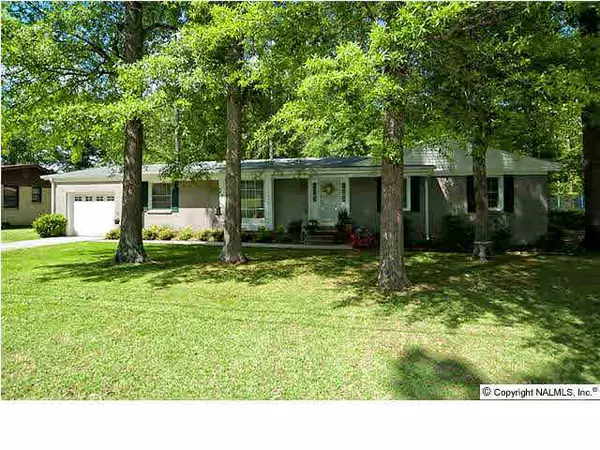 707 NW Azalea Street, Hartselle, AL 35640