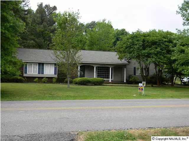 5613 Spring Creek Drive, Guntersville, AL 35976