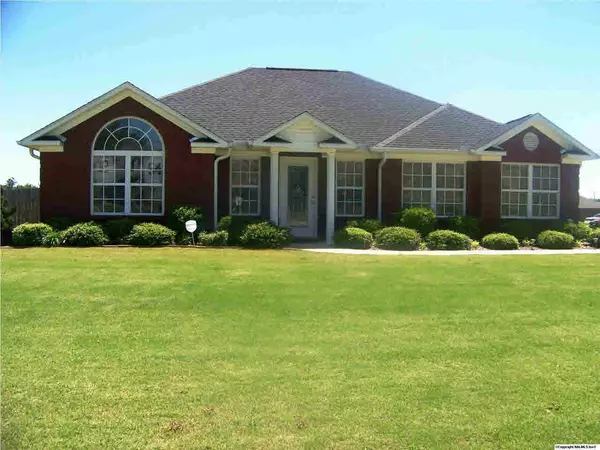 101 Deer Path Court, New Market, AL 35761