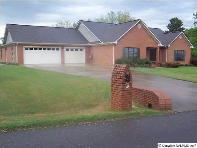 508 Peach Avenue, Albertville, AL 35950