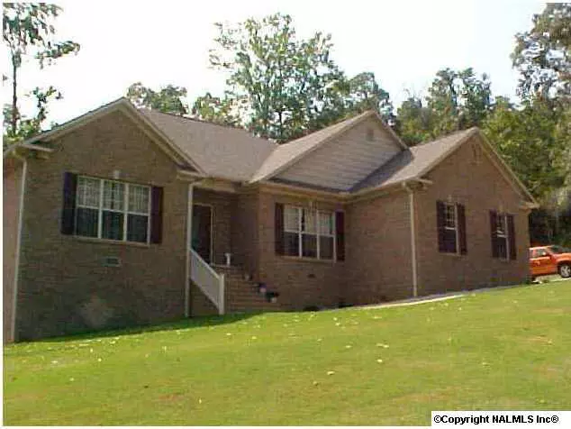 55 Treestand Lane, Guntersville, AL 35976