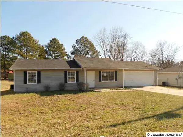 4971 S Lakeplace Drive, Cedar Bluff, AL 35959