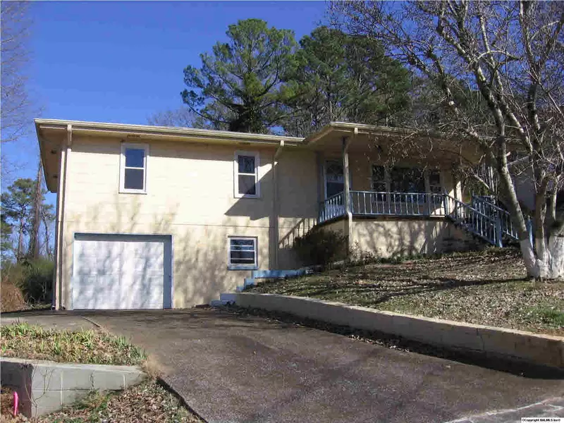 1532 Circle Drive, Guntersville, AL 35976