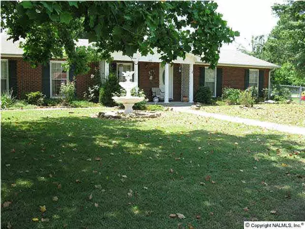 1409 Runnymead Avenue, Decatur, AL 35601