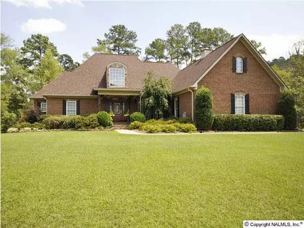 218 Woodland Cove, Rainbow City, AL 35906