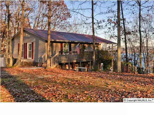 2411 Preston Island Cir, Scottsboro, AL 35769