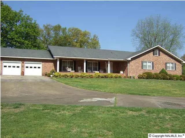 356 South Brindlee Parkway, Arab, AL 35016