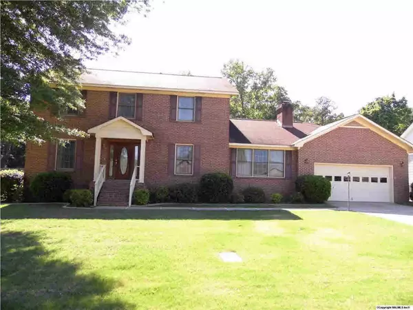 200 Cumberland Lane, Rainbow City, AL 35906