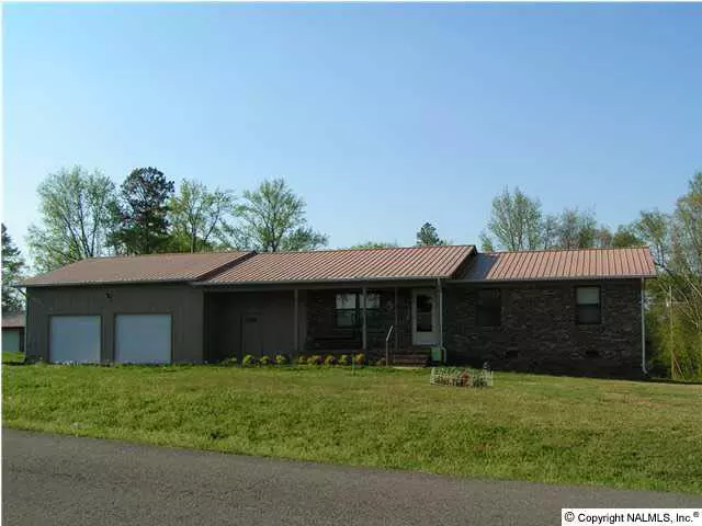 94 Seibold Street, Guntersville, AL 35976