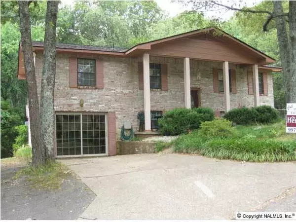 304 Horseshoe Circle, Fort Payne, AL 35967