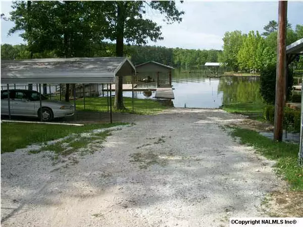 Cedar Bluff, AL 35959,495 County Road 671