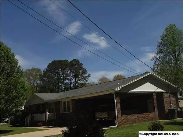 1005 Wildwood, Scottsboro, AL 35769