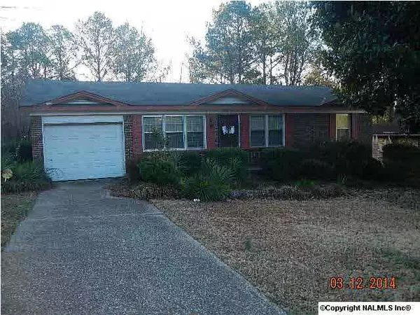 507 Joseph T Robinson, Gadsden, AL 35901