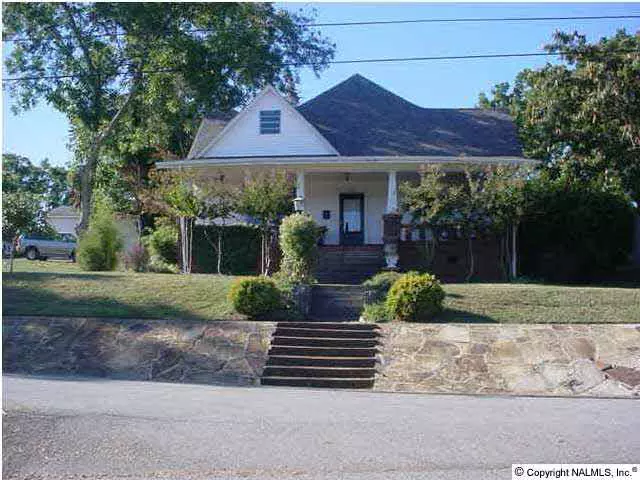 256 Hill Avenue, Guntersville, AL 35976