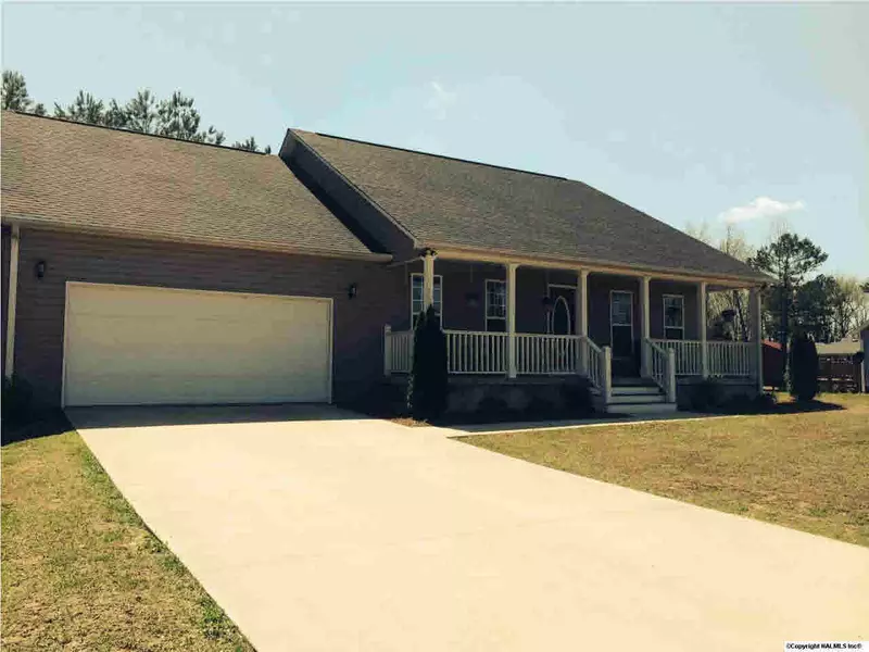 868 Junkins Road, Guntersville, AL 35976