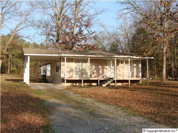 743 Longhollow Road, Scottsboro, AL 35768