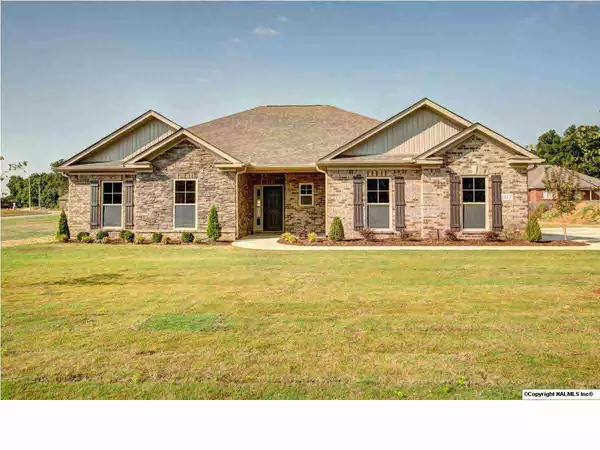 102 Birch Falls Drive, Hazel Green, AL 35750