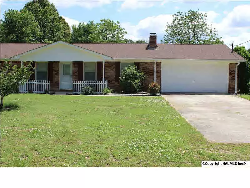 881 Moontown Road, Brownsboro, AL 35741