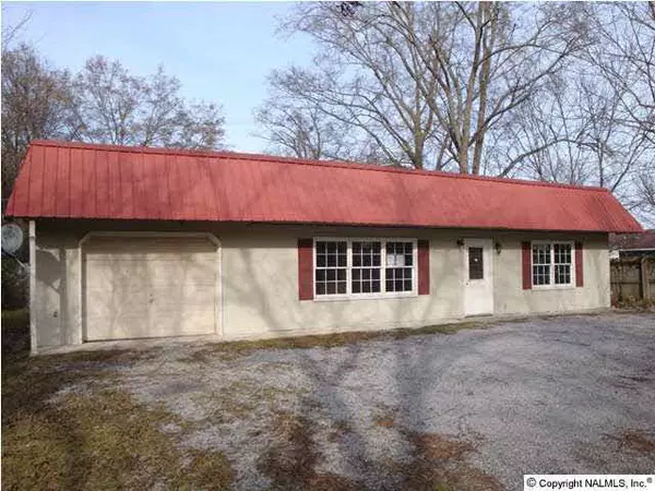 139 East Pike Road, Falkville, AL 35622