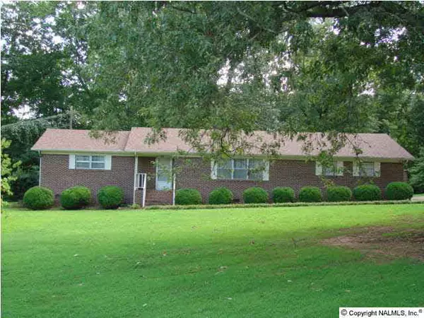 64 County Road 377, Scottsboro, AL 35769