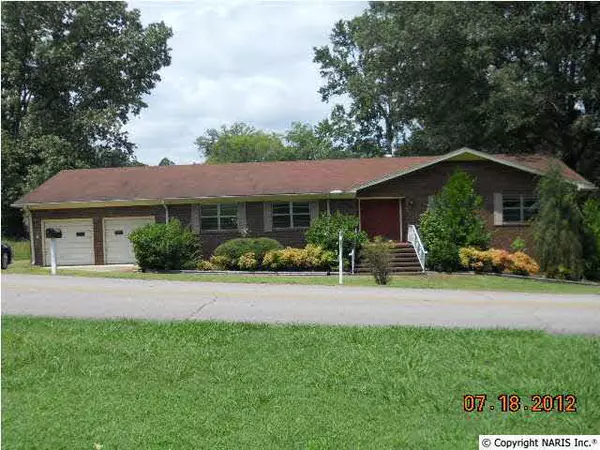 230 Peteet Street, Rainbow City, AL 35906