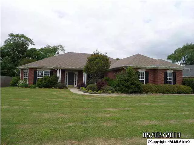 110 Tree Bark Trail, Hazel Green, AL 35750