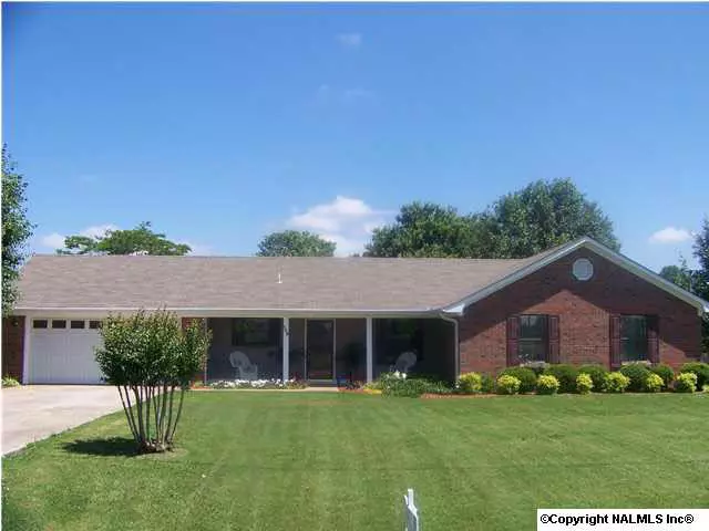 109 Silvercreek Road, Hazel Green, AL 35750