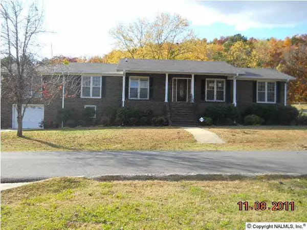 808 Cotton Avenue, Oneonta, AL 35121