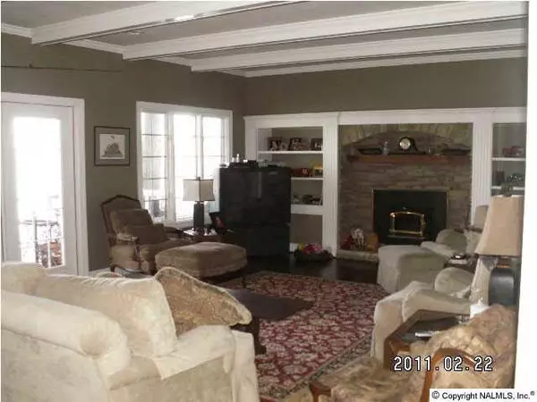 Rainbow City, AL 35906,992 Lake Vista Drive