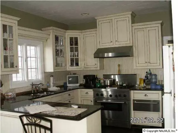 Rainbow City, AL 35906,992 Lake Vista Drive